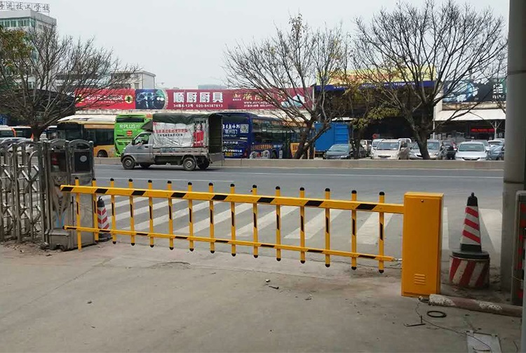 工厂遥控栅栏道闸