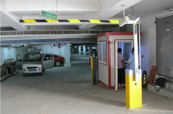 GBMC-B100 直杆道闸
